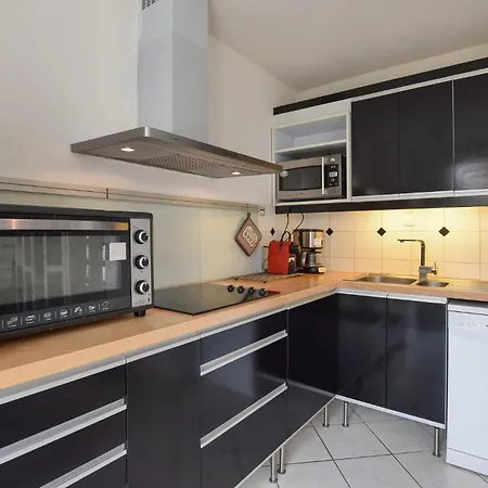 2 Bedroom Amazing In Feriehus Dives-sur-Mer