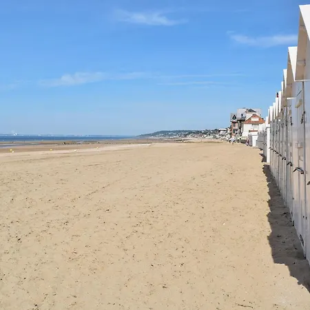 2 Bedroom Amazing In Holiday home