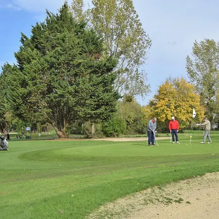 2 Bedroom Amazing In 別荘 ディーブ・シュール・メール