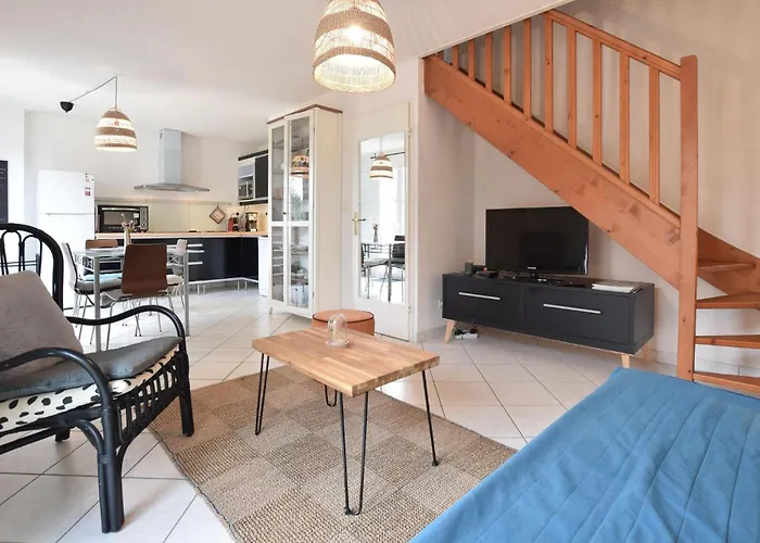 2 Bedroom Amazing In Prázdninový dům Dives-sur-Mer